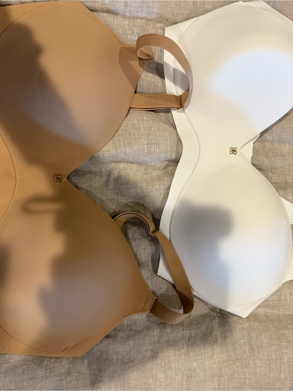 2/$40 Honeylove Seamless Molded Bras in Nude and White